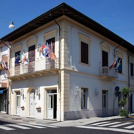 Hotel La Petite Maison Viareggio Kültér fotó