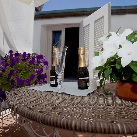 Hotel La Petite Maison Viareggio Kültér fotó